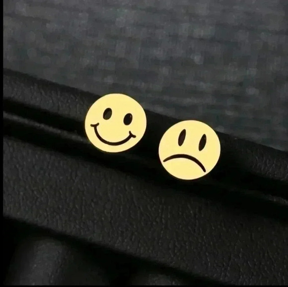 Smiling sad faces Stainless Steel Earring - Picture 1 of 1